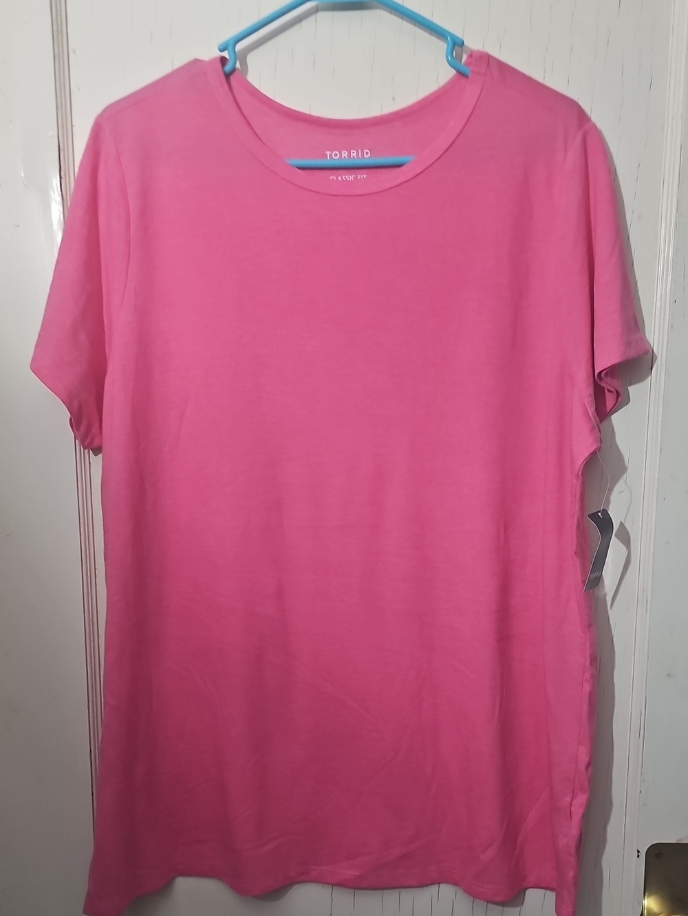torrid Bright Pink Crewneck Short Sleeve Tee - Sz 2 - NWT